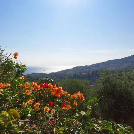 Charming Panoramic In Diano Marina Tatil Evi *